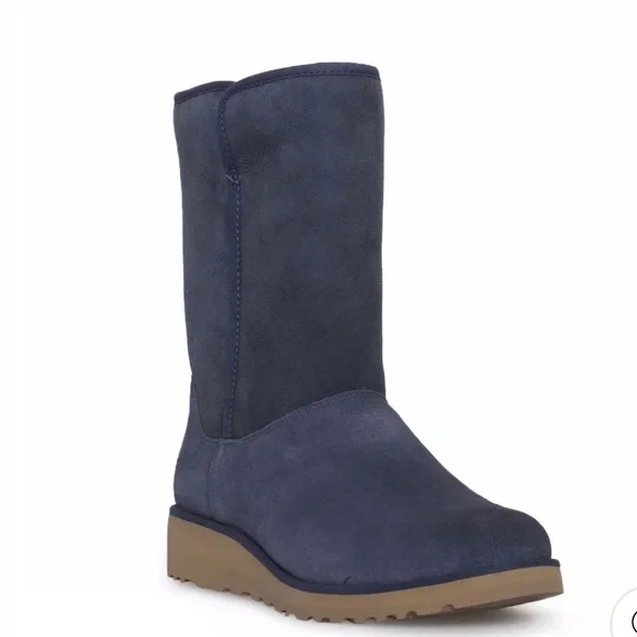 UGG Amie Wms11 NAVY Blue Water-Resistant Suede Winter Boots EUC - Picture 2 of 11
